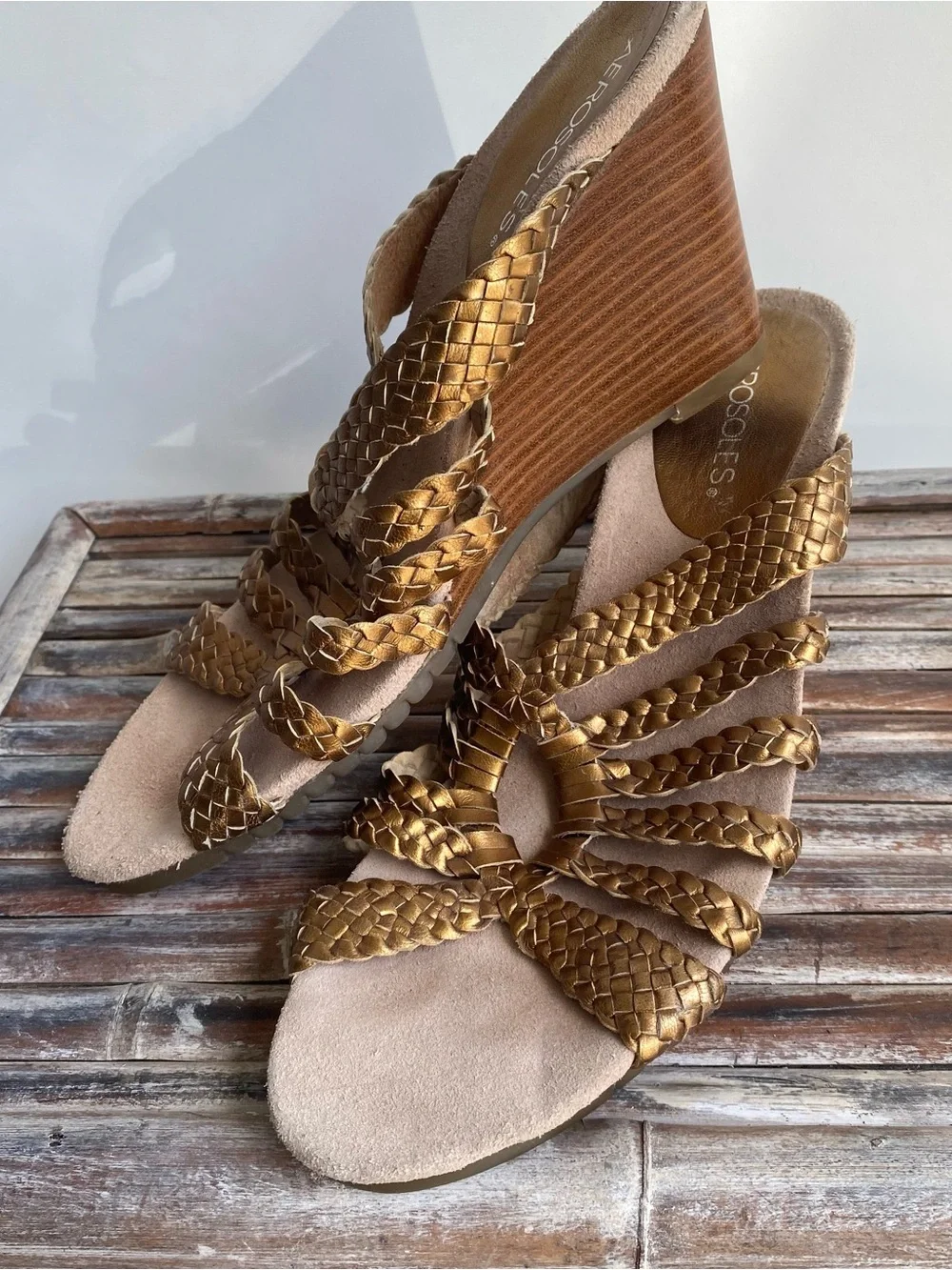 AEROSOLES brand gold